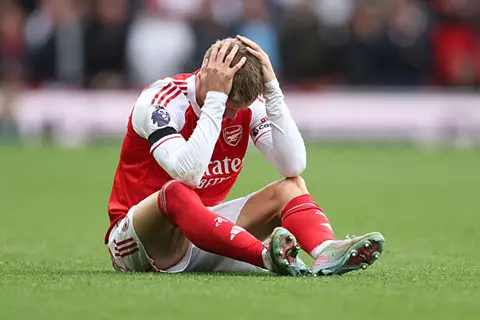 رسمياً.. أرسنال يكشف طبيعة إصابة مارتن أوديجارد